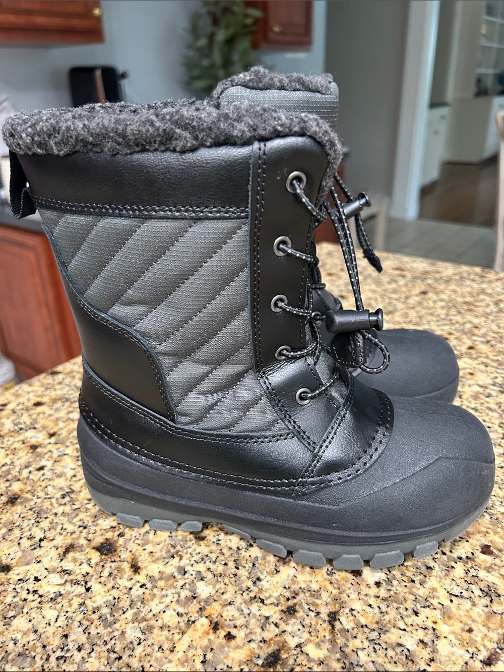 Boys snow boots